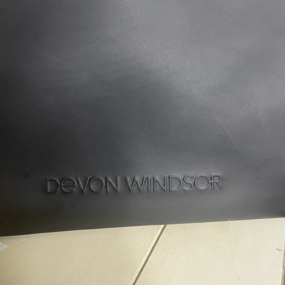 DEVON WINDSOR Black swimsuit pouch with Embossed Logo